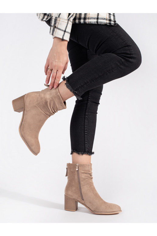 Béžové semišové dámské kotníkové boty s nařaseným svrškem