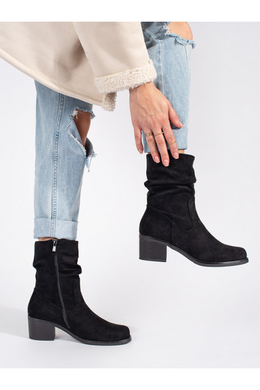 Czarne botki damskie w stylu kowbojek z marszczoną cholewką