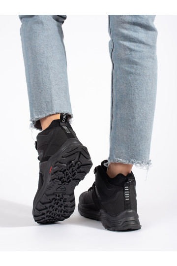 Černé zateplené trekové boty 2