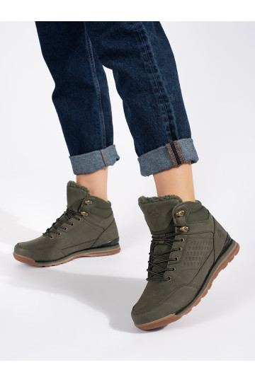 Tmavě zelené zateplené trekové boty 2