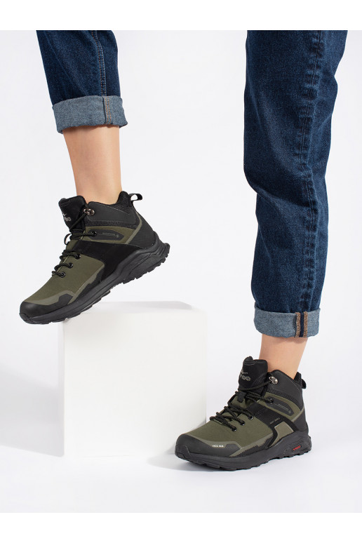 Zelené trekové boty zateplené