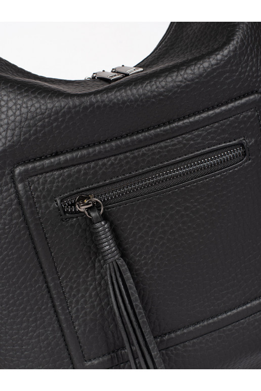 Černá dámská kabelka přes rameno s nastavitelným popruhem