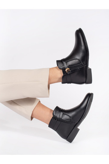 Černé kotníkové boty s páskem na nízkém podpatku 2