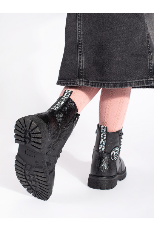 Černé šněrovací kotníkové boty zateplené kožíškem