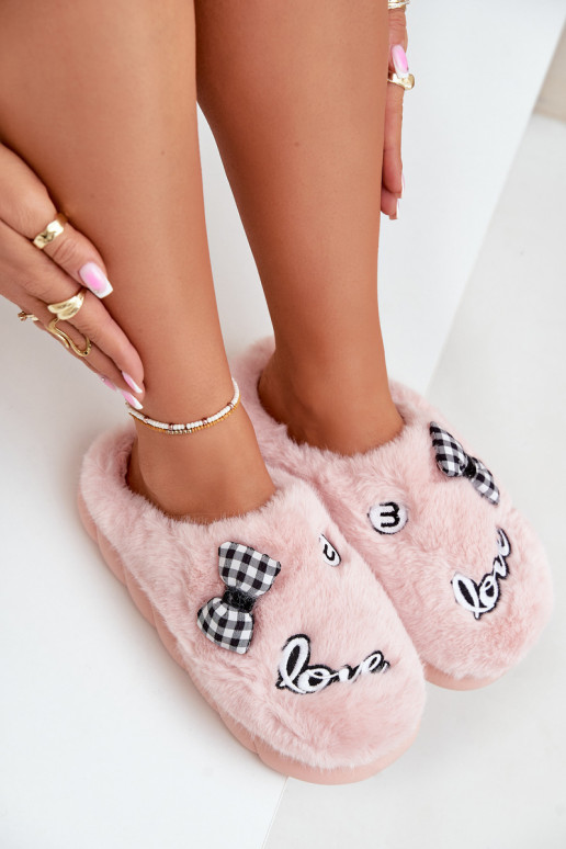 Dámské Fleece Pantofle S Nášivkami A Mašlí Růžové Linnorelia Dámské Fleece Pantofle S Nášivkami A Mašlí Růžové Linnorelia