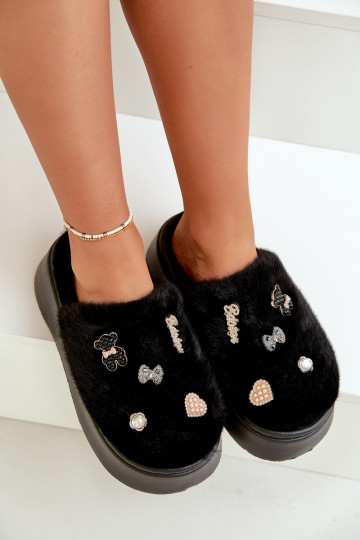 Dámské Kožené Pantofle Na Silné Podešvi S Připínáčky Černé Zintoria