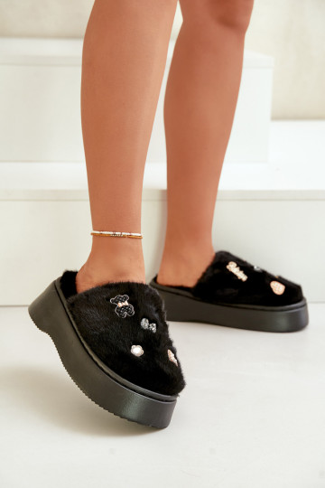 Dámské Kožené Pantofle Na Silné Podešvi S Připínáčky Černé Zintoria 2