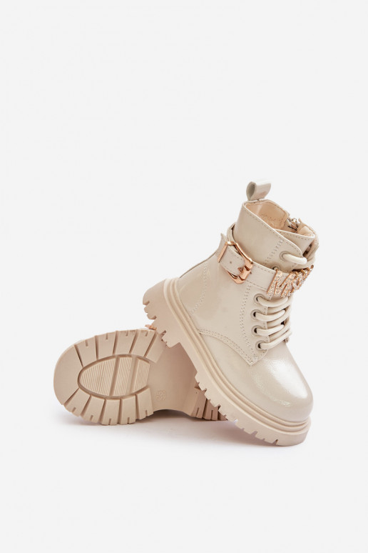 Lakované Dívčí Boty Zateplené S Ozdobným Páskem Béžové Gilian Lakované Dívčí Boty Zateplené S Ozdobným Páskem Béžové Gilian