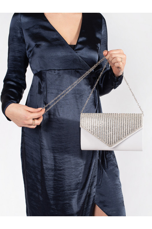 Malá stříbrná listová kabelka zdobená krystalky