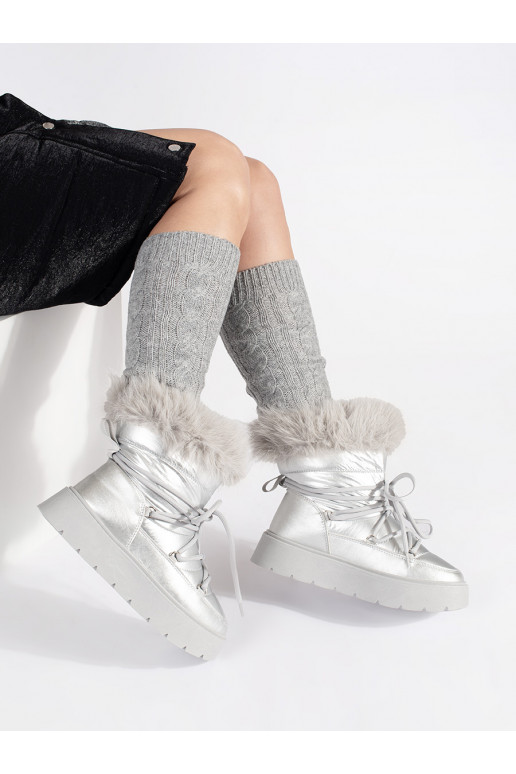 Stříbrné dámské sněhule s kožíškem na silné podrážce