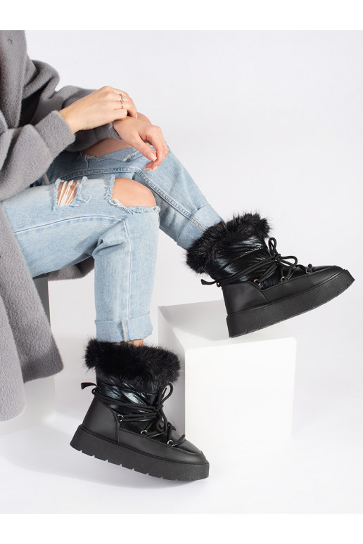 Černé dámské sněhule s kožíškem na silné podrážce