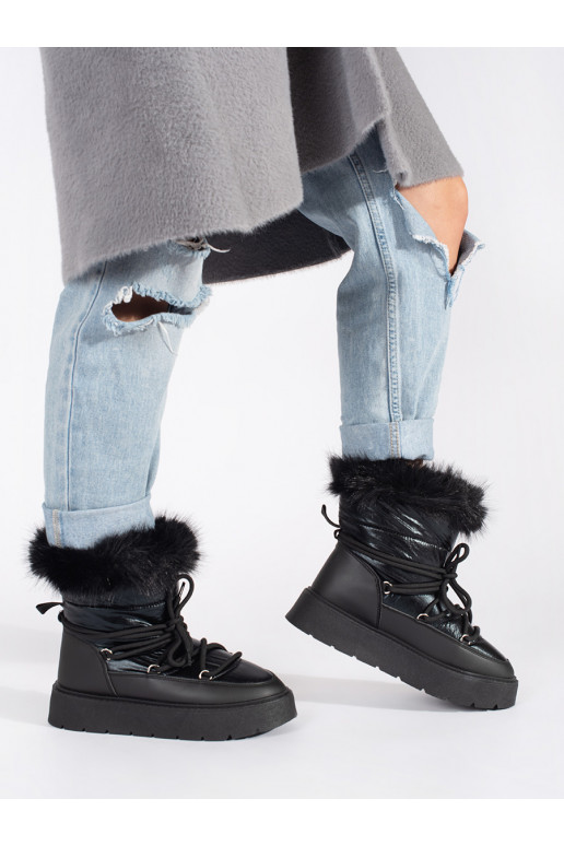 Černé dámské sněhule s kožíškem na silné podrážce