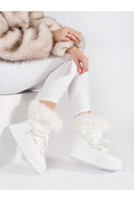 Bílé dámské sněhule s kožíškem na silné podrážce