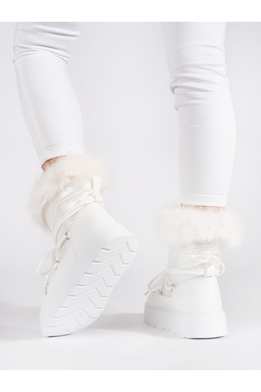Bílé dámské sněhule s kožíškem na silné podrážce