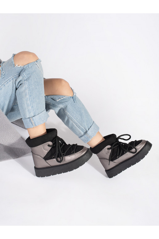 Dámské černo-stříbrné šněrovací sněhule se silnou podrážkou