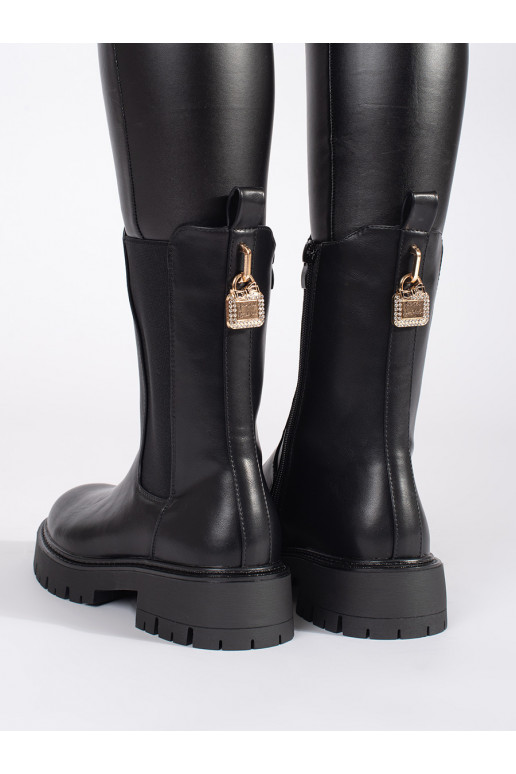 Černé boty štibletky se zlatou ozdobou