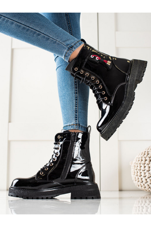 LAKOVANÉ ŠNĚROVACÍ BOTY