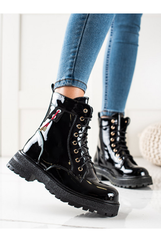 LAKOVANÉ ŠNĚROVACÍ BOTY