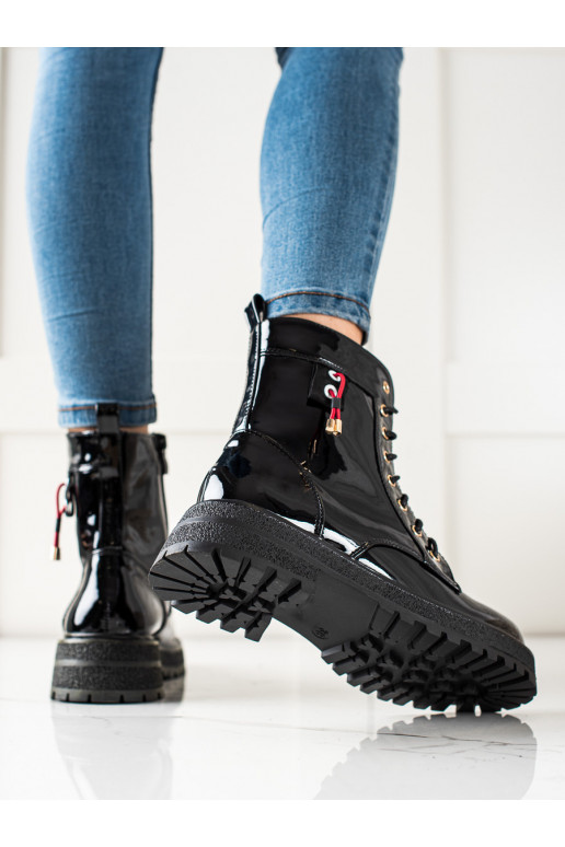 LAKOVANÉ ŠNĚROVACÍ BOTY