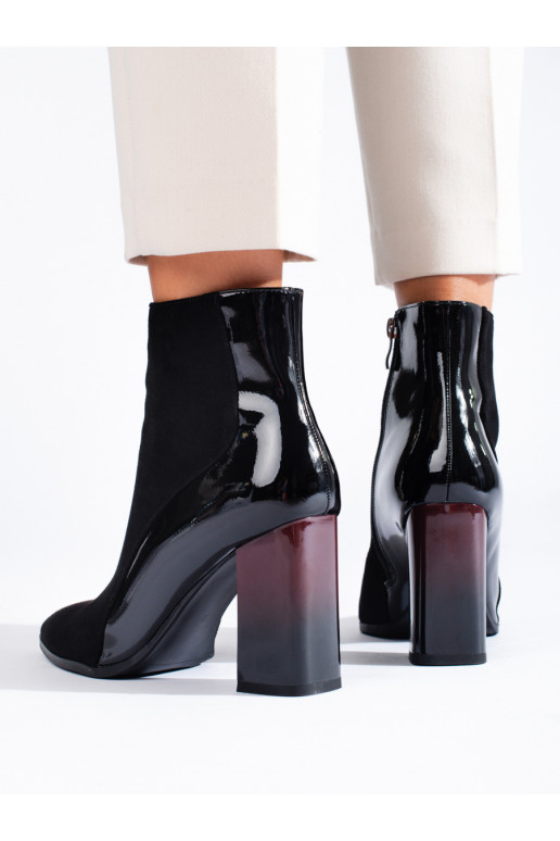 Černé semišové dámské boty na sloupku