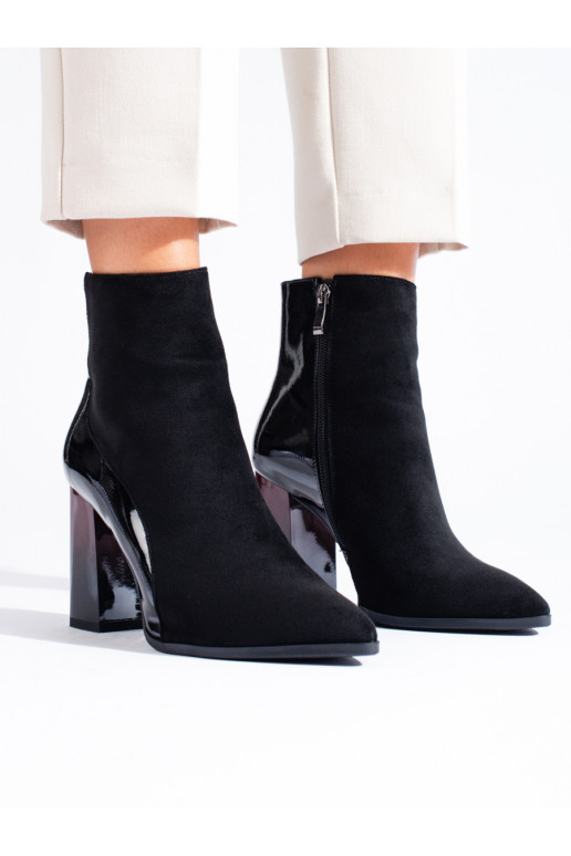 Černé semišové dámské boty na sloupku