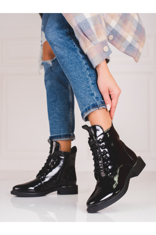 Šněrovací dámské černé kozačky z lakované ekologické kůže