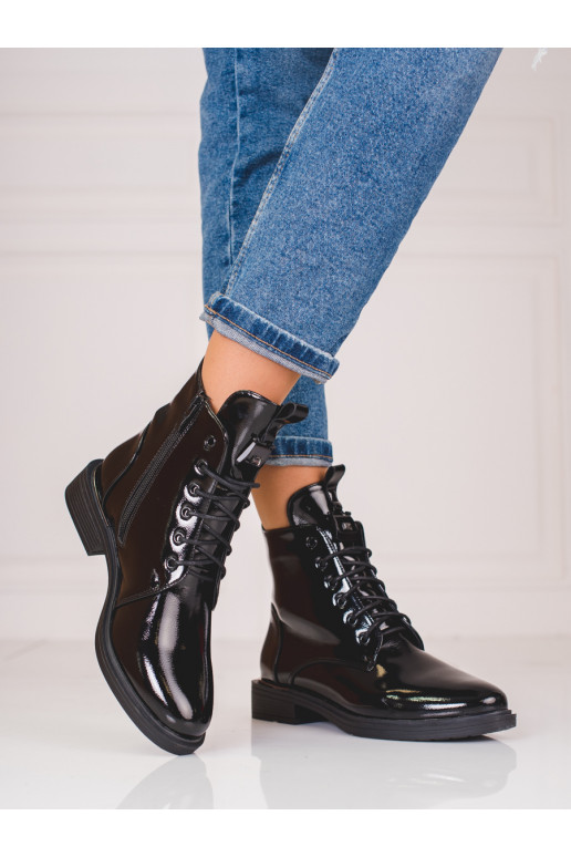 Šněrovací dámské černé kozačky z lakované ekologické kůže