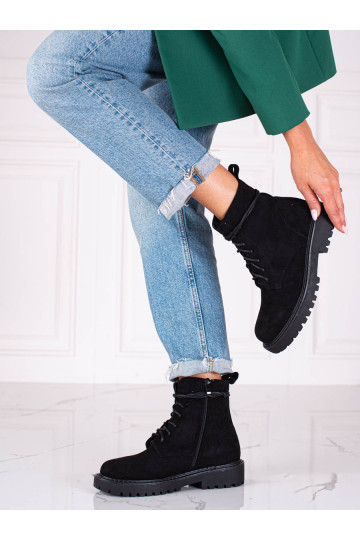 Černé semišové dámské boty traperky