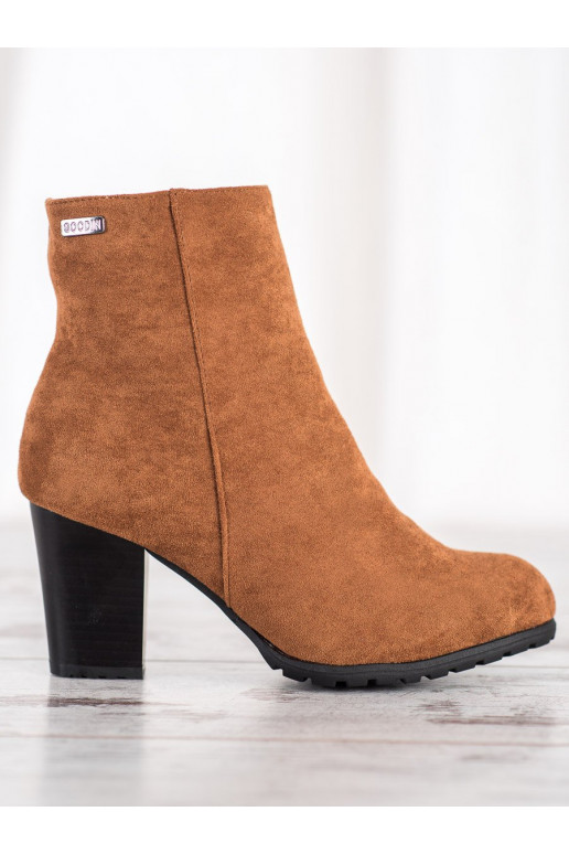 CAMELOVÉ KOTNÍKOVÉ BOTY NA SLOUPKU