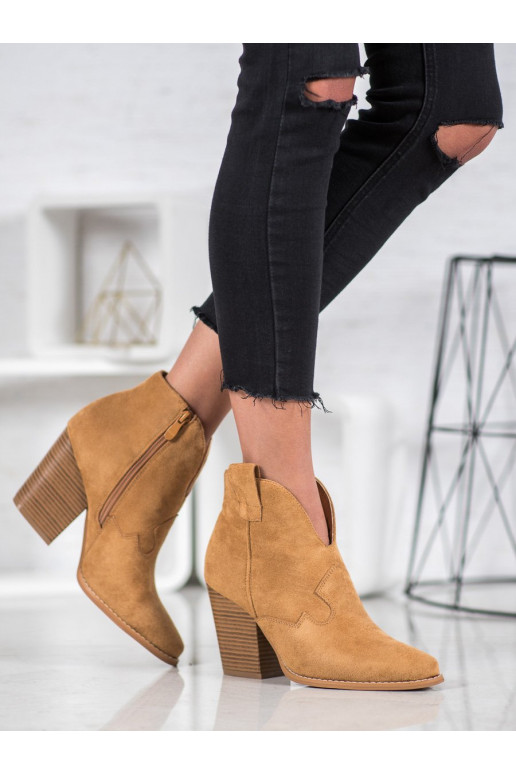 SEMIŠOVÉ KOVBOJKY NA SLOUPKU