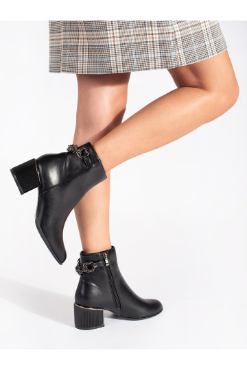 Černé kotníkové dámské boty na elegantním podpatku 2