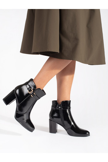 Černé lakované kotníkové boty na podpatku Sergio Leone 2