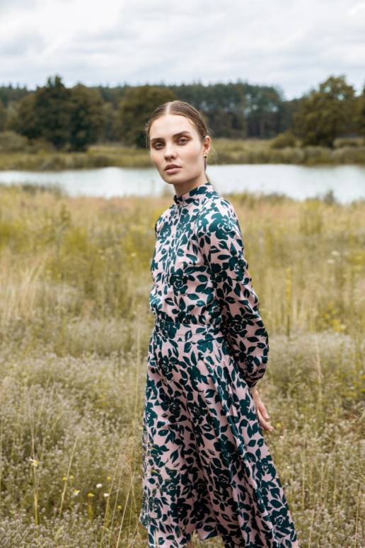  šaty 147651 Makover 