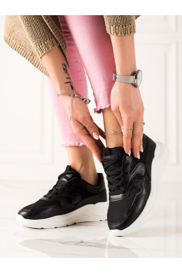 KLASICKÉ ČERNÉ SNEAKERSY 2