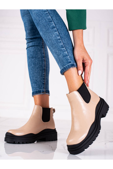 Dámské černé boty štibletky na platformě 2