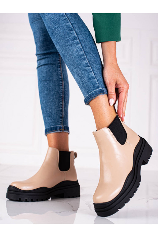 Dámské černé boty štibletky na platformě