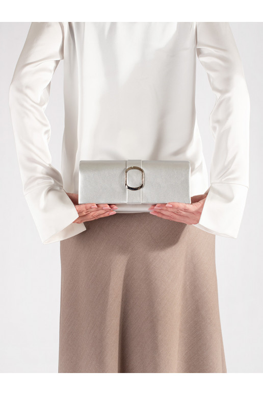 Malá stříbrná dámská kabelka se stříbrnou sponou