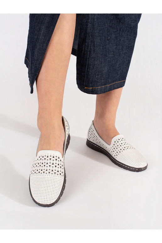 Dírkované bílé polobotky