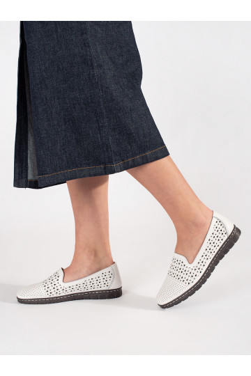 Dírkované bílé polobotky 2