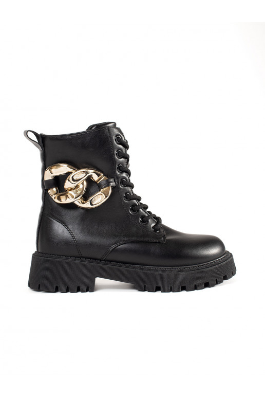 Černé workery se zlatým řetízkem