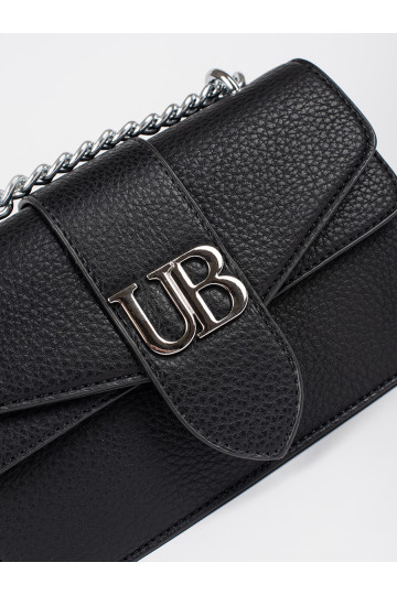 Černá malá kabelka přes rameno se stříbrným řetízkem 2