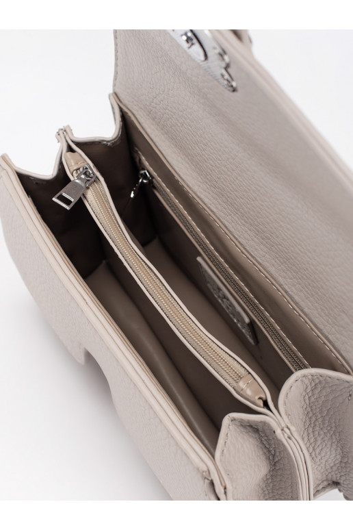 Béžová malá kabelka přes rameno se stříbrným řetízkem