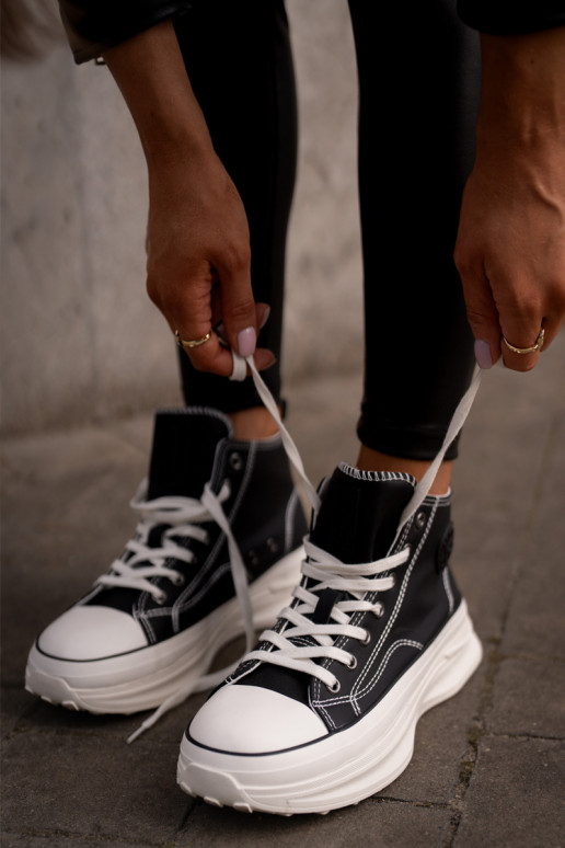 Laisvalaikio bateliai su platforma...