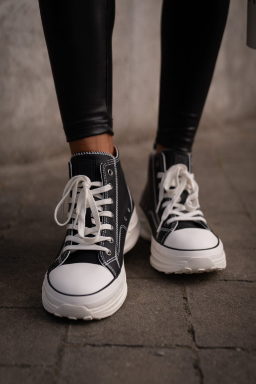 Laisvalaikio bateliai su platforma...