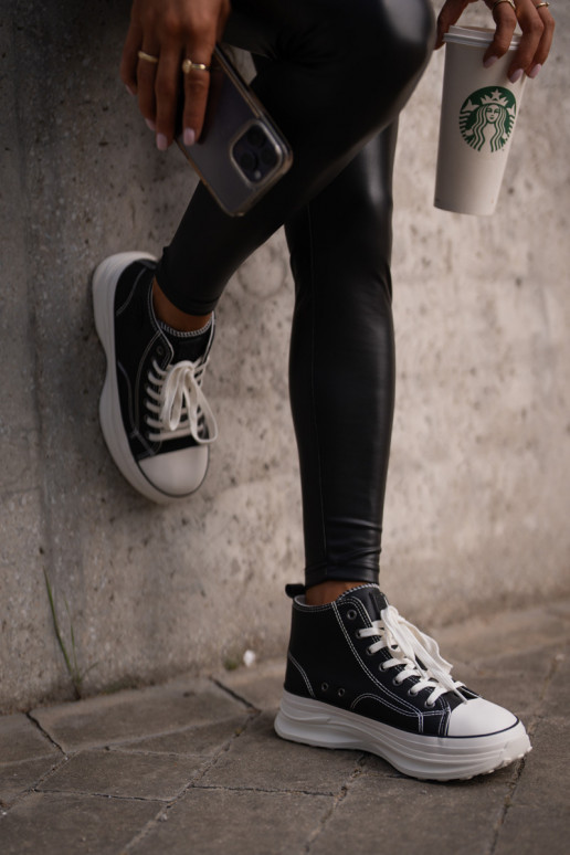 Laisvalaikio bateliai su platforma...