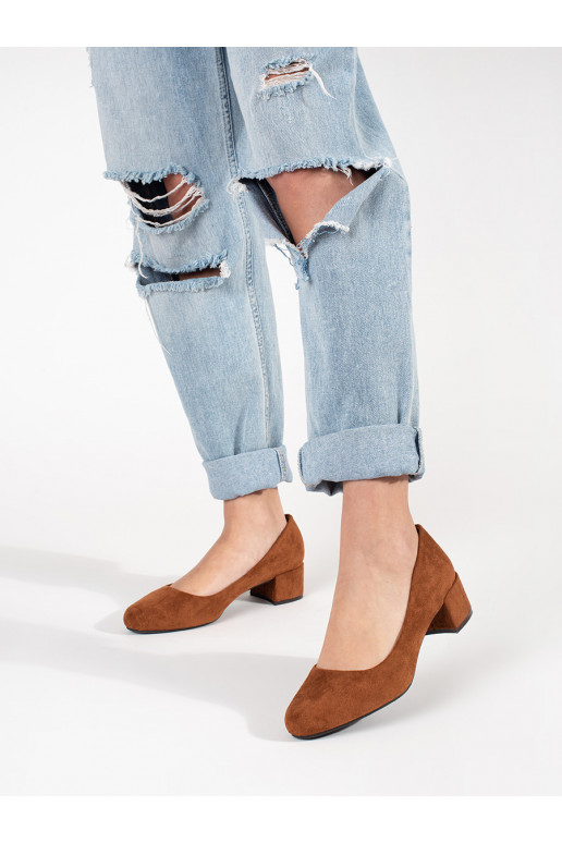 Světle hnědé semišové lodičky na sloupku