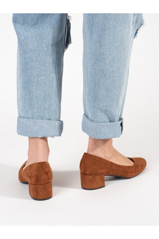 Světle hnědé semišové lodičky na sloupku