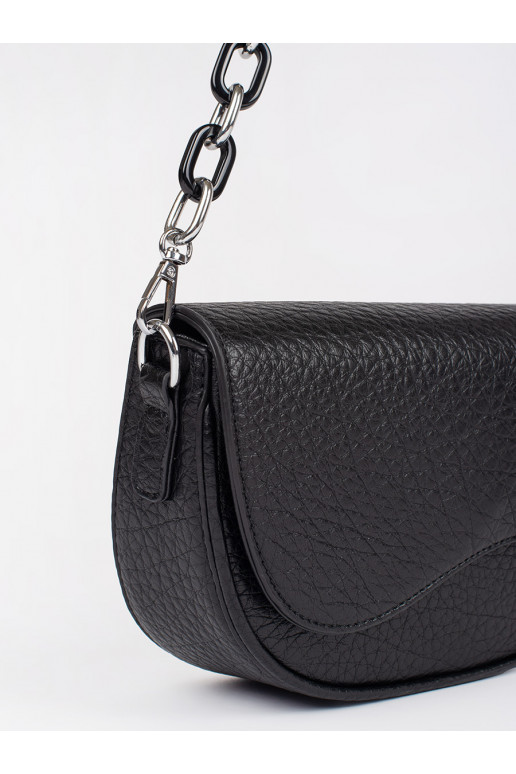 Černá kabelka typu ledvinka