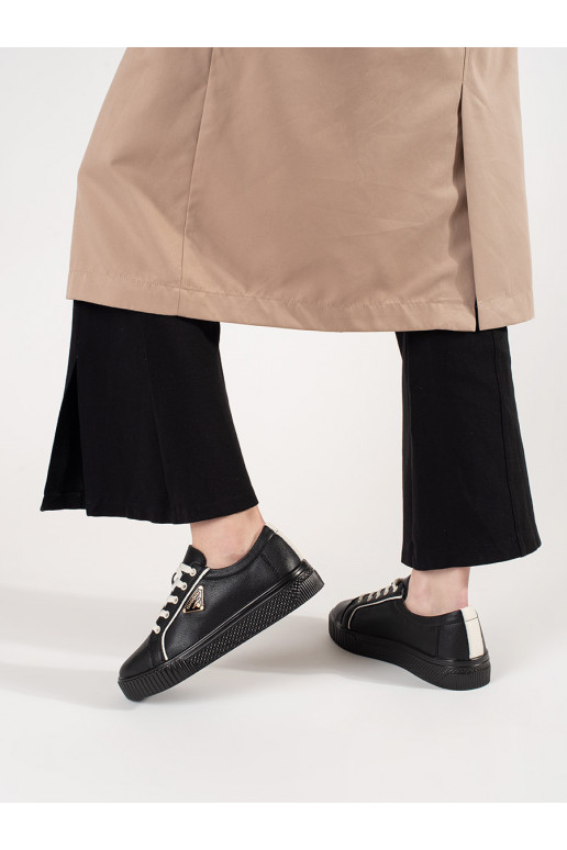 Kožené černé sneakersy na hrubé podrážce