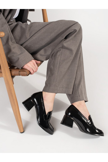 Černé polobotky na podpatku